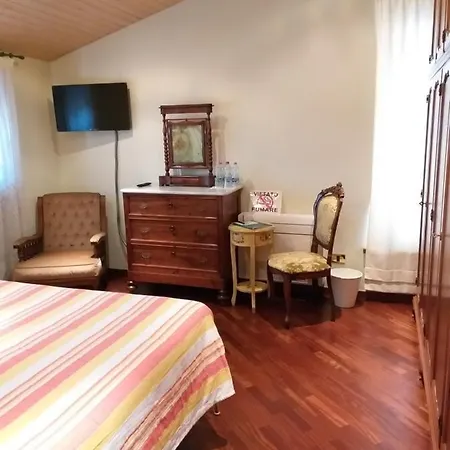 Bed & Breakfast Mansarda Sulla Francigena 2*